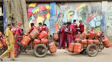 Khabar Odisha:The-country-only-has-15-days-worth-of-LPG-stock-It-will-take-3-4-years-for-supply-to-return-to-normal