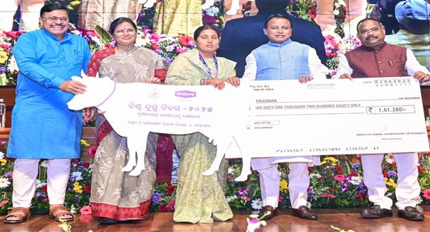 Khabar Odisha:The-government-will-give-Rs-3-more-per-liter-to-Omfed-milk-producers-in-the-state