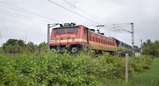 Khabar Odisha:The-life-of-the-unknown-youth-slipped-from-the-train