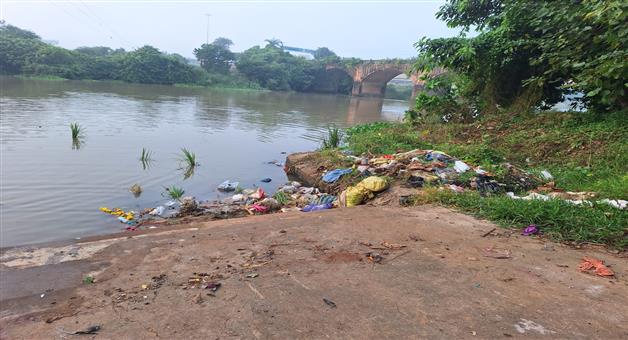 Khabar Odisha:The-officer-didnt-listen-The-river-is-cleaned-and-the-juice-is-bad