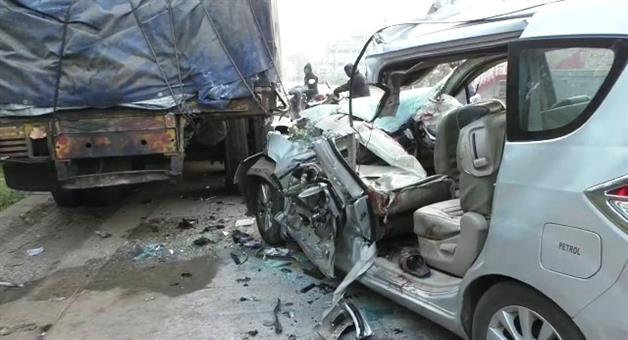 Khabar Odisha:The-vehicle-overturned-12-injured