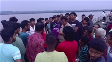 Khabar Odisha:Three-friends-swept-away-in-Mahanadi-River-two-rescued-one-missing