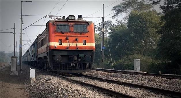 Khabar Odisha:Trains-will-run-on-new-timetable-from-today