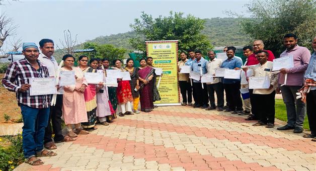 Khabar Odisha:Two-day-training-camp-on-foam-honey-production