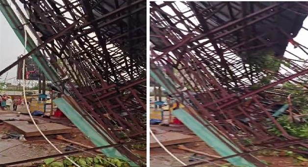 Khabar Odisha:Two-killed-as-hoarding-collapses-in-capital-as-Kalbaisakhi-storm-rages