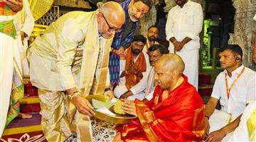 Khabar Odisha:Uttar-Pradesh-CM-Yogi-Adityanath-offers-prayers-in-Tirupati
