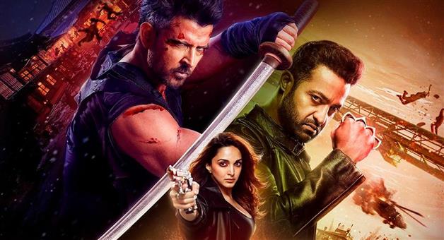 Khabar Odisha:Vicky-Kaushals-War-2-has-left-behind-Hrithiks-War-2