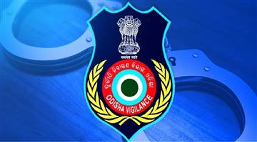 Khabar Odisha:Vigilance-nabs-Mathili-JMFC-Court-clerk-while-accepting-a-bribe