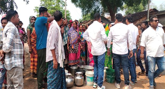 Khabar Odisha:Villagers-are-desperate-for-drinking-water