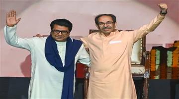 Khabar Odisha:What-Baal-Thackeray-could-not-do-Fadnavis-did-he-brought-our-brother-together