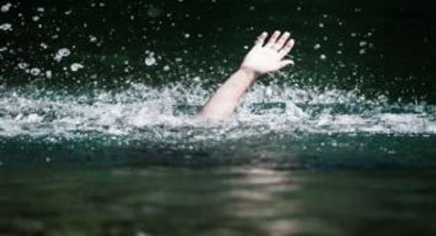 Khabar Odisha:Youth-drowns-in-Narendra-Pond-dies