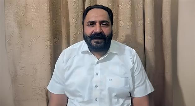 Khabar Odisha:aap-mla-harmeet-pathanmaijra-jumped-from-wall