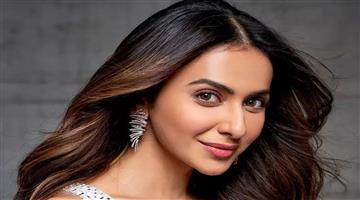 Khabar Odisha:actress-rakulpreet-faces-it-raid