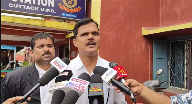Khabar Odisha:advocate-nishikant-mishra-files-fir-on-book-error