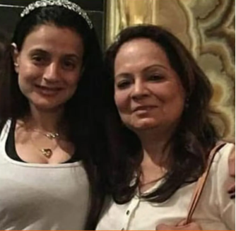 Khabar Odisha:ameesha-patel-mother-house-theft-maid-arrested-mumbai
