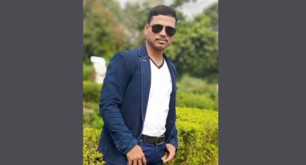 Khabar Odisha:an-advocate-sets-fire-himself-at-pandara-in-bhubaneswar