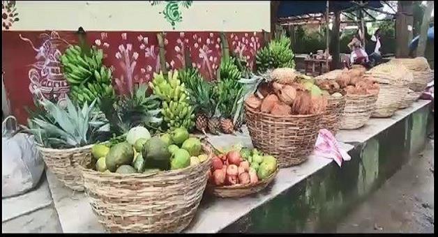 Khabar Odisha:anasara-phala-bhara-from-kakatpur-deuli-matha-to-reach-sri-khetra-many-devotees-accompanied