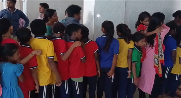 Khabar Odisha:arround-70-students-sick-after-eating-mdm-meal-in-bolangir