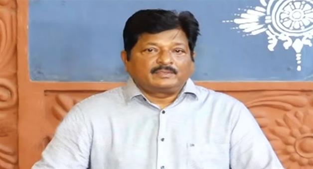 Khabar Odisha:bjd-leader-pratap-jena-meets-bikram-panda-at-berhampur-circle-jail