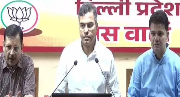Khabar Odisha:bjp-attacks-kejriwal-cag-report-manual-tenders-gst-dues