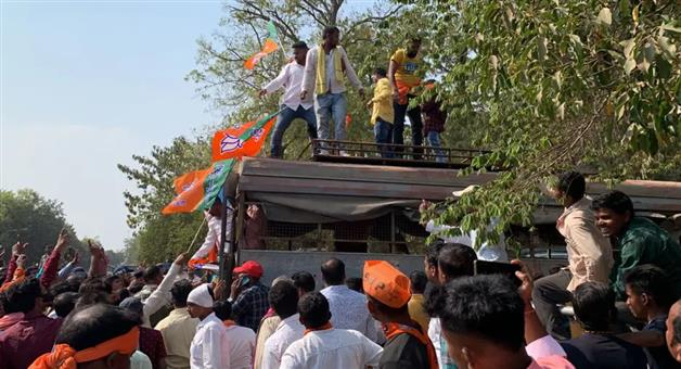 Khabar Odisha:bjp-yuva-morcha-takes-out-massive-rally-at-lower-pmg-square