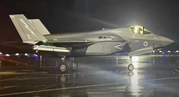 Khabar Odisha:british-fighter-jet-is-stock-due-to-technical-fault-in-kerala