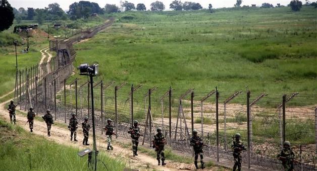 Khabar Odisha:bsf-killed-2-pakistan-intruders-in-punjab-border