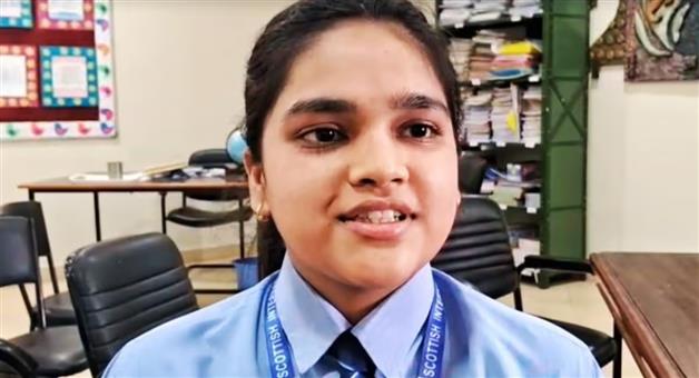 Khabar Odisha:cbse-12th-result-2025-topper-saavi-jain-499-marks-shamli-uttar-pradesh