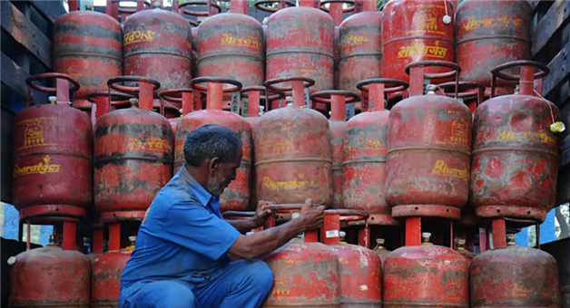 Khabar Odisha:central-govt-boosts-commercial-lpg-supply-by-20-percent-amid-energy-crisis