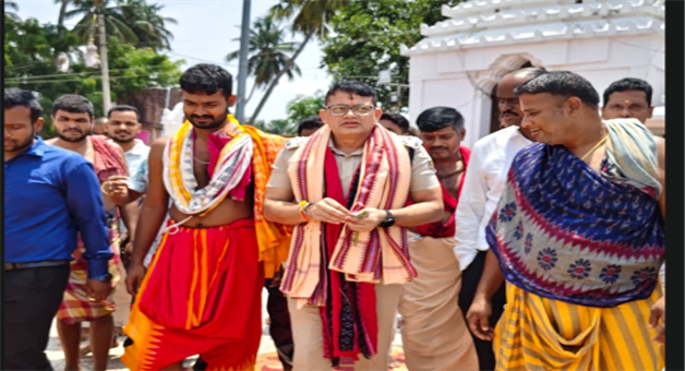 Khabar Odisha:central-ig-reviews-security-system-of-alarnath-temple-for-anasara-darshan