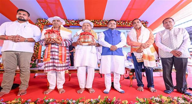 Khabar Odisha:cm-flags-off-somnath-swabhiman-yatra-train