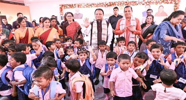 Khabar Odisha:cm-majhi-attends-angan-ka-utsav