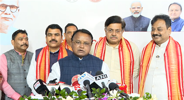 Khabar Odisha:cm-mohan-majhi-lay-foundation-of-204-godabarisha-mishra-primary-schools