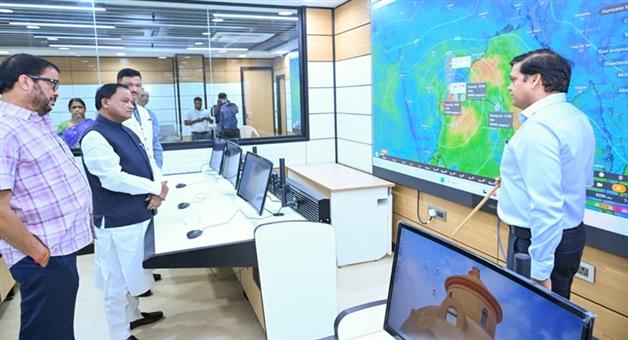 Khabar Odisha:cyclone-arnab-odisha-cm-reviews-situation-src-control-room-zero-casualty