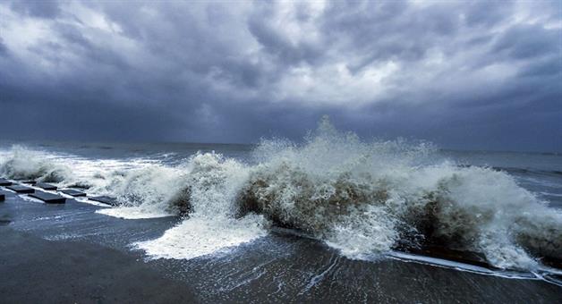 Khabar Odisha:cyclone-dana-land-fall-process-start-till-morning