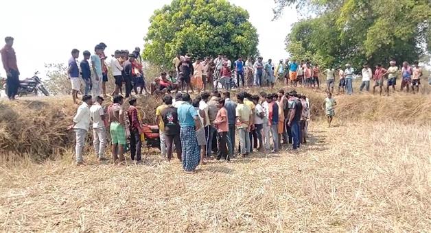 Khabar Odisha:dead-body-of-youth-discovered-from-road-side-land