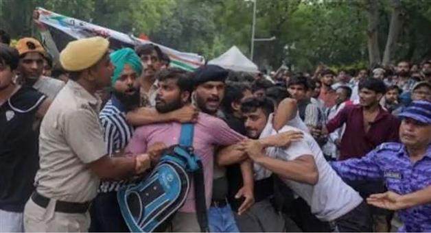Khabar Odisha:delhi-jantar-mantar-cjp-protest-stone-pelting-50-police-injured-fir