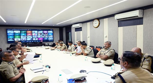 Khabar Odisha:dgp-mishra-reviews-security-arrangements-ahead-of-student-election-and-durga-pooja