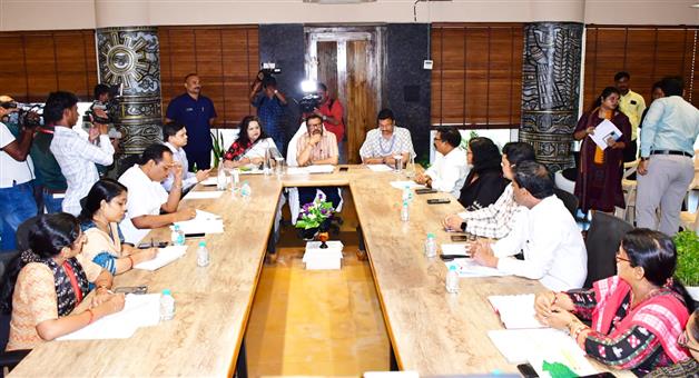 Khabar Odisha:disaster-minister-reviews-flood-situation-of-odisha