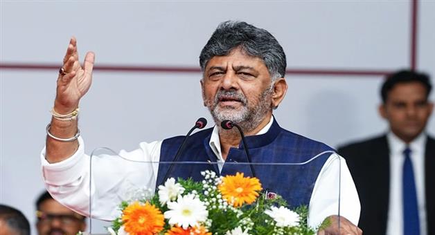 Khabar Odisha:dk-shivakumar-warning-it-companies-kannada-youth-jobs