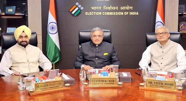 Khabar Odisha:eci-clarifies-on-differences-between-ec-over-sir