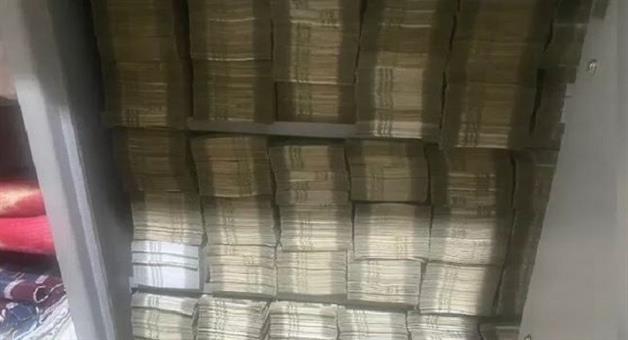 Khabar Odisha:ed-raids-at-sand-and-liquor-traders-houses-crores-of-rupees-recovered