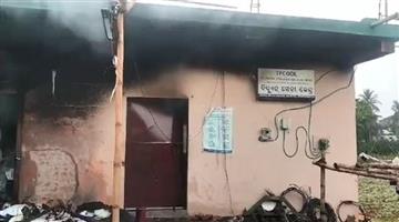 Khabar Odisha:explosion-in-book-warehouse-3-seriously-injured