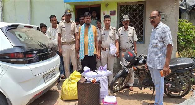 Khabar Odisha:fake-journalist-held-in-sonepur-drugs-and-cash-seized
