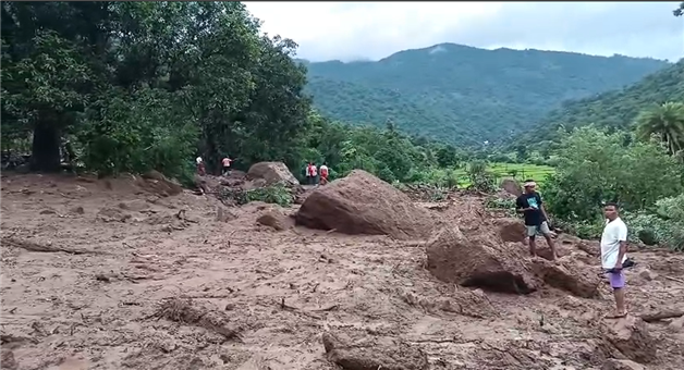 Khabar Odisha:father-and-son-are-missing-after-land-slide