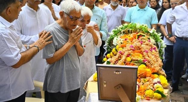 Khabar Odisha:father-of-captain-sumeet-Sabharwal-paid-last-tribute-to-his-son