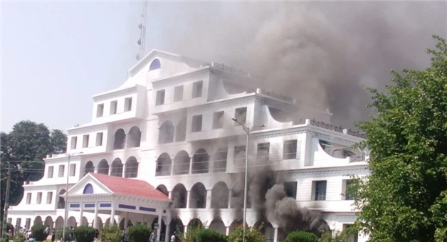 Khabar Odisha:fire-at-giet-university-gunupur