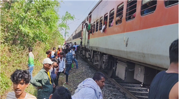 Khabar Odisha:fire-in-jaynagar-puri-express