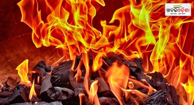 Khabar Odisha:fire-incident-in-a-plastic-scrap-warehouse