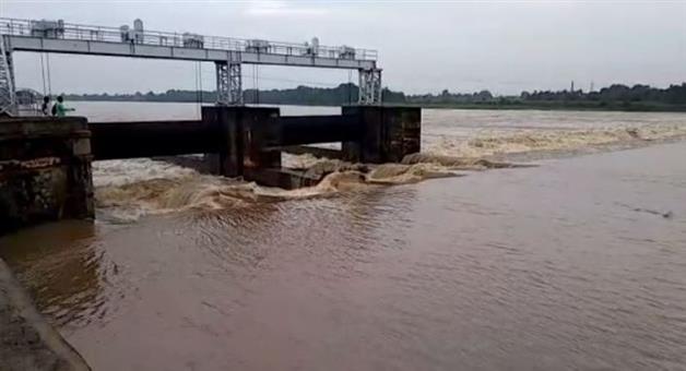 Khabar Odisha:flood-situation-ahead-in-baitarani-river